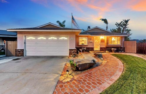 10653 Montura Ct, Santee, CA 92071-4908