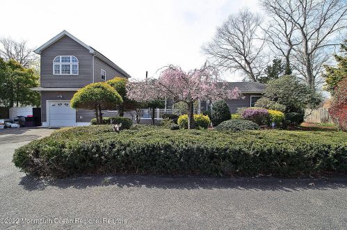 363 Constitution Dr, Lacey, NJ 08731-1724
