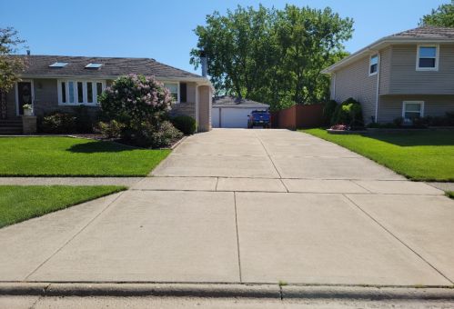 1914 Delrose St, Joliet, IL 60435-8511