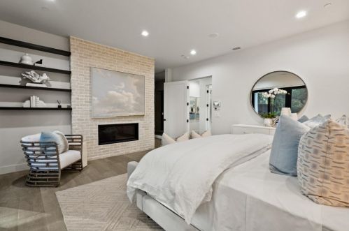 1575 Grant Rd, Los Altos CA  94024-6149 exterior