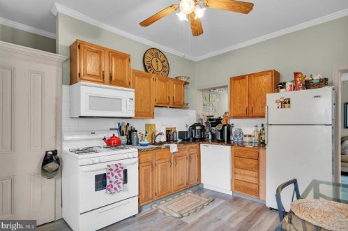 102 Park Ave, Tavistock NJ 08033-1639 exterior