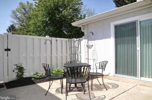 59 Valleybrook Dr, Lancaster PA  17601-4612 exterior