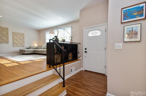76 Seymour Ter, Piscataway, NJ 08854-4746