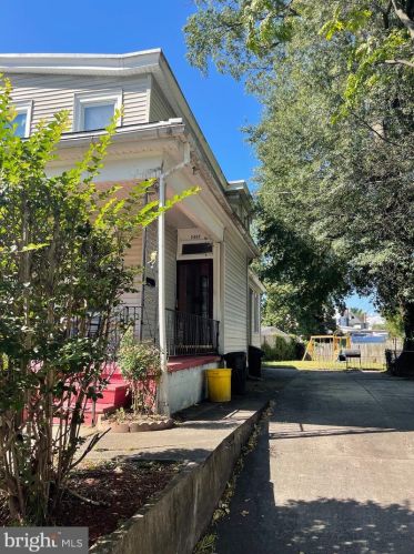 2407 Woodlynne Ave, Camden, NJ 08107-2244