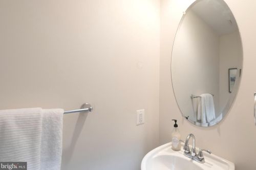 8527 2 Ave, Silver Spring MD 20910-2151 exterior