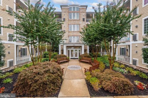 8820 Shining Oceans Way, Columbia, MD 21045-5958