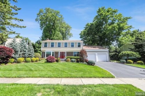 769 Battel Pl, Oradell, NJ 07649-1906