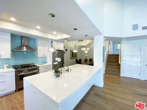 30 San Miguel Ct, Manhattan Beach, CA 90266-7252