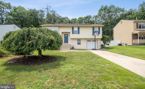 25 Woodshire Dr, Erial, NJ 08081-2210
