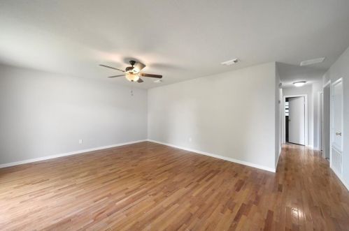 205 Bert St, Angleton TX 77515-5274 exterior