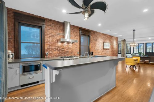 1034 2nd Ave, Tinton Falls NJ  07712-5834 exterior