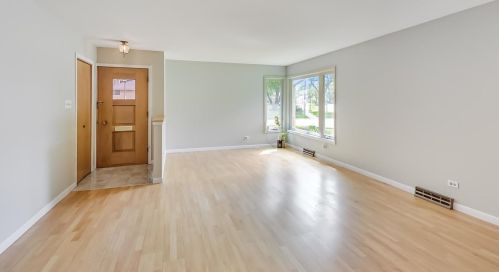 1042 Sunset Ave, Elmhurst, IL 60126-4931