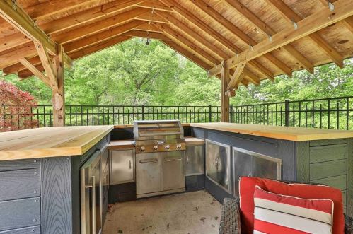 4203 Mason Creek Rd, Winston GA  30187-1558 exterior