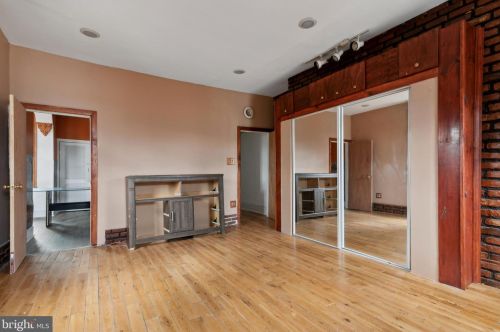 641 56 St, Philadelphia PA  19143-2528 exterior