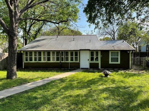 1028 43rd St, Austin TX  78756-3402 exterior