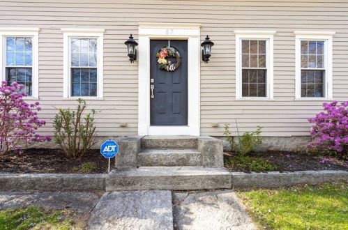 87 Pine Hill Ave, Providence, RI 02919-1905