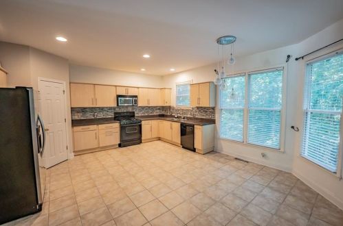 408 Harris Manor Dr, Atlanta GA  30311-2118 exterior