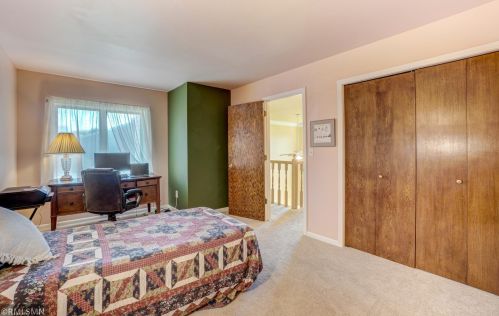 3282 Camelot Dr, Saint Paul MN  55125-2754 exterior