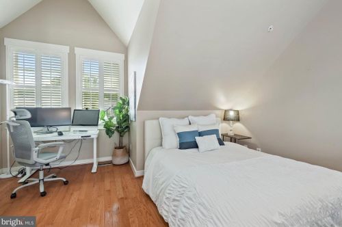 2737 Linden Ln, Silver Spring MD 20910-1212 exterior