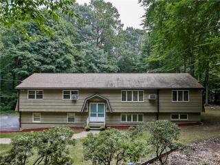 274 Buddington Rd, Huntington, CT 06484-5311