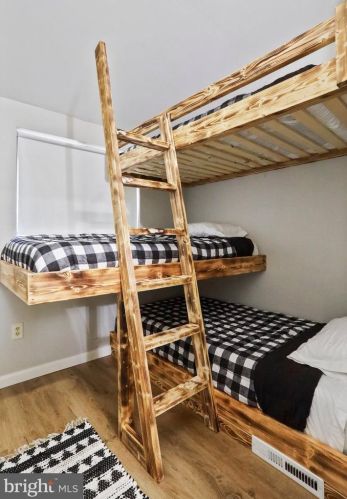 4 Pileated Woodpecker Ln, Hedgesville WV  25427-6232 exterior