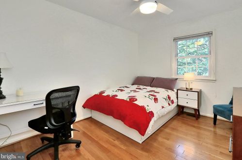 9271 Sprucewood Rd, Springfield VA  22015-3559 exterior