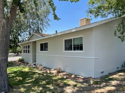 905 Barbra Ln, Redlands, CA 92374-3630