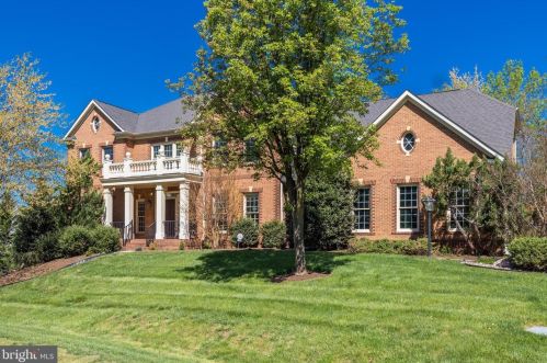 11624 Cedar Chase Rd, Herndon, VA 20170-2476
