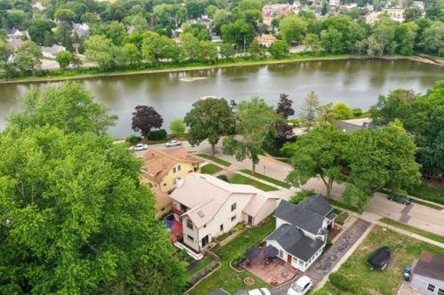 214 3rd St, Barrington Hills, IL 60118