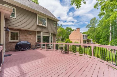 1565 Lazy River Ln, Atlanta GA  30350-3521 exterior