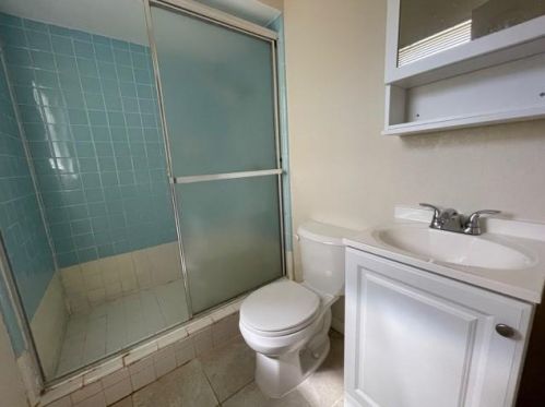 2131 Bowie Dr, Carrollton TX 75006-7604 exterior