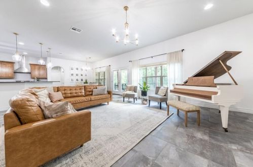 345 Arbors Cir, Webberville TX  78621-5574 exterior