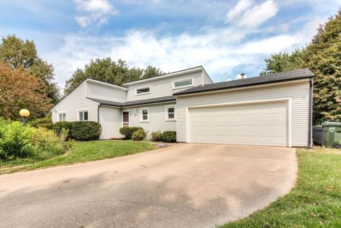 1912 Galena St, Urbana, IL 61802-7007