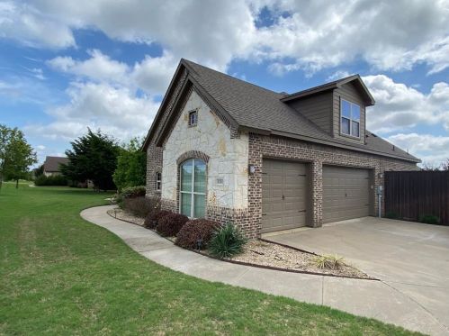 3330 Monarch Ln, Midlothian, TX 76065-6804