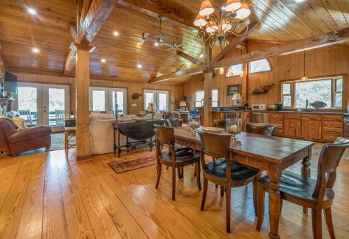 544 Romain Rd, Mcclellanville, SC 29458-9742