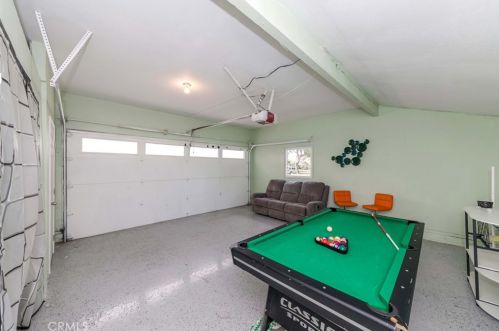 1048 Fairbrook Ln, Santa Ana CA  92706-1106 exterior