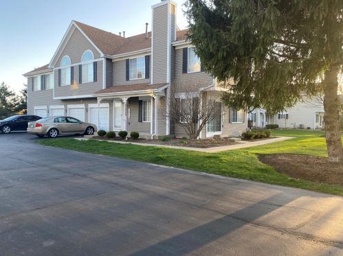 1213 Sandhurst Ln, South Elgin, IL 60177-2921