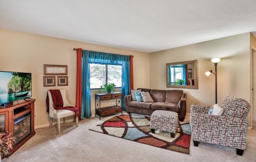 6000 Fernwood St, Saint Paul, MN 55126-8464