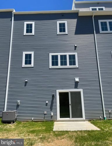 95 Chesapeake St, Lancaster PA  17602-4659 exterior