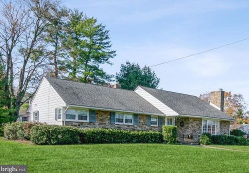 21 Woodhampton Dr, Trenton, NJ 08638-1439
