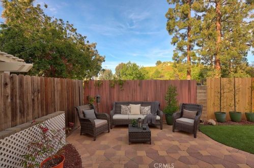 2081 Covington Ave, Simi Valley, CA 93065-5604