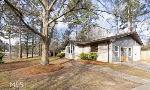 80 Colonial Dr, Carrollton, GA 30117-8857