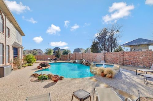 4321 Saginaw Ln, Carrollton TX 75010-1187 exterior