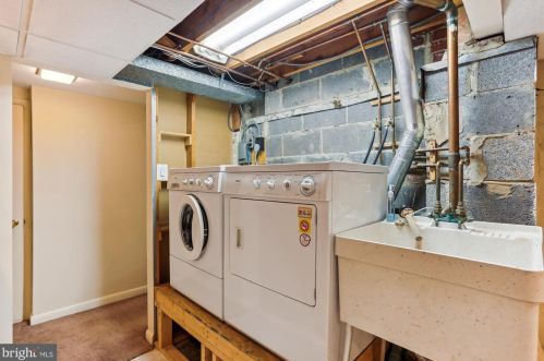 11510 Lockhart Pl, Silver Spring MD 20902-3166 exterior