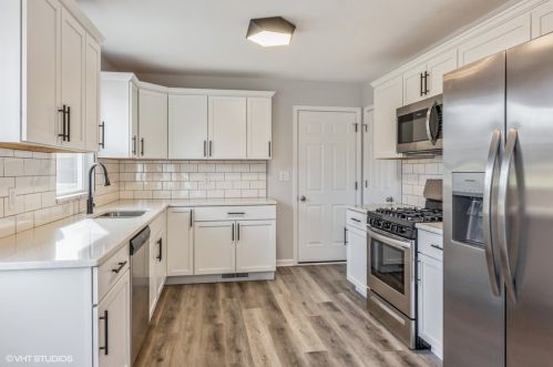 824 Porter St, Joliet, IL 60432-1460