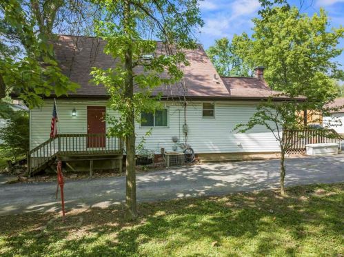 142 Delord Ave, Hazelwood, MO 63043-2642