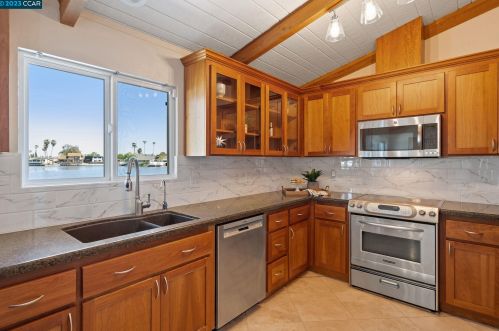 905 Discovery Bay Blvd, Discovery Bay, CA 94505-9440