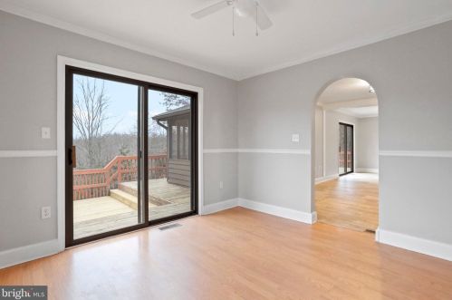 204 Quiet Place Ln, Berkeley Springs WV  25411-6633 exterior