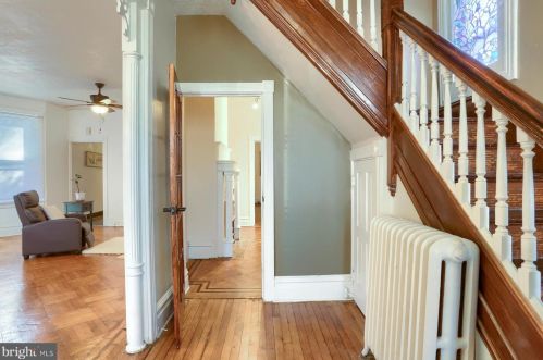 427 Peffer St, Harrisburg, PA 17102-1549
