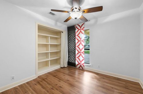 11905 Brookwood Rd, Austin TX  78750-2744 exterior